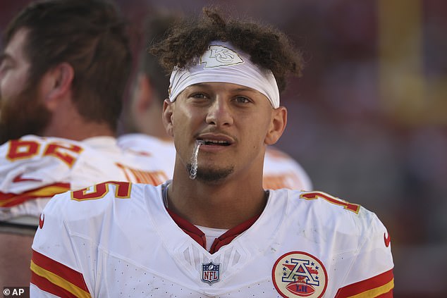 Mahomes helped the Chiefs stay undefeated on the season at 6-0, the league's lone unbeaten